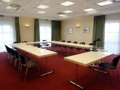 Nh Magdeburg Hotel 4*